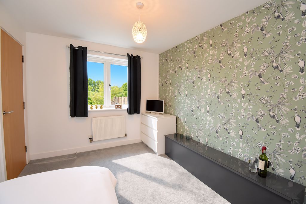 Bedroom- click for photo gallery